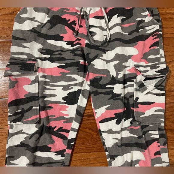 Women’s Joggers - Small - Picture 3 of 4
